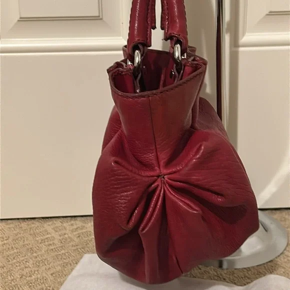 Dolce & Gabbana Lisa Pleated Red Grain Leather Bag With Compact & Dustbag - Picture 5 of 14